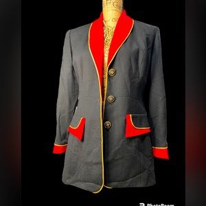 Stunning Bloomingdale’s blazer size 6